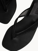 Seline Flat
